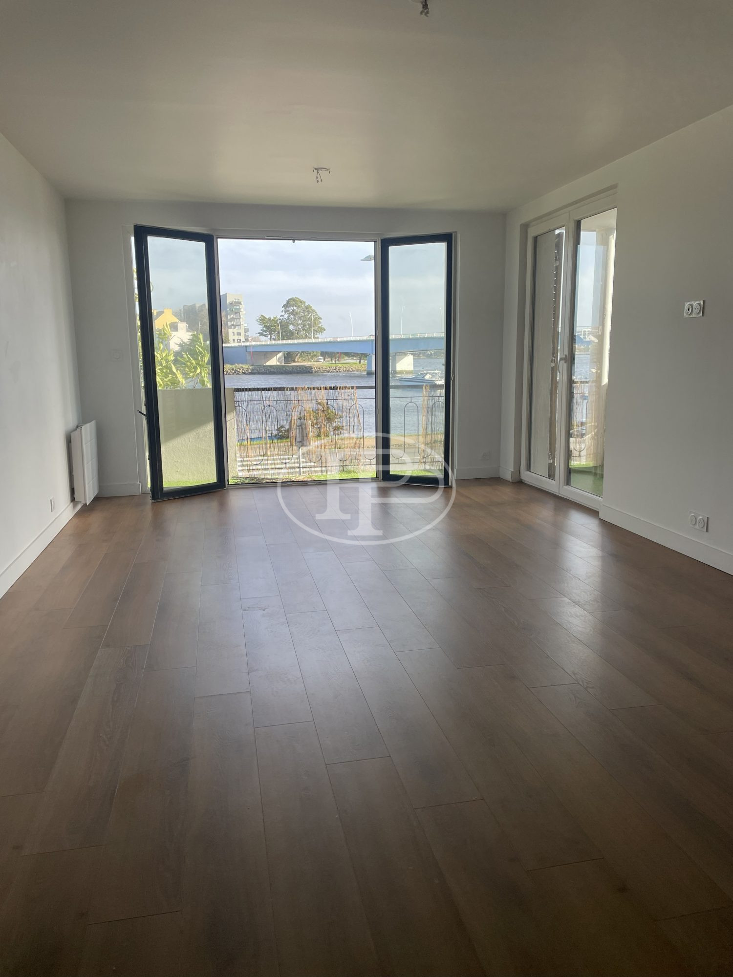 1762955532_VA2095_3_original